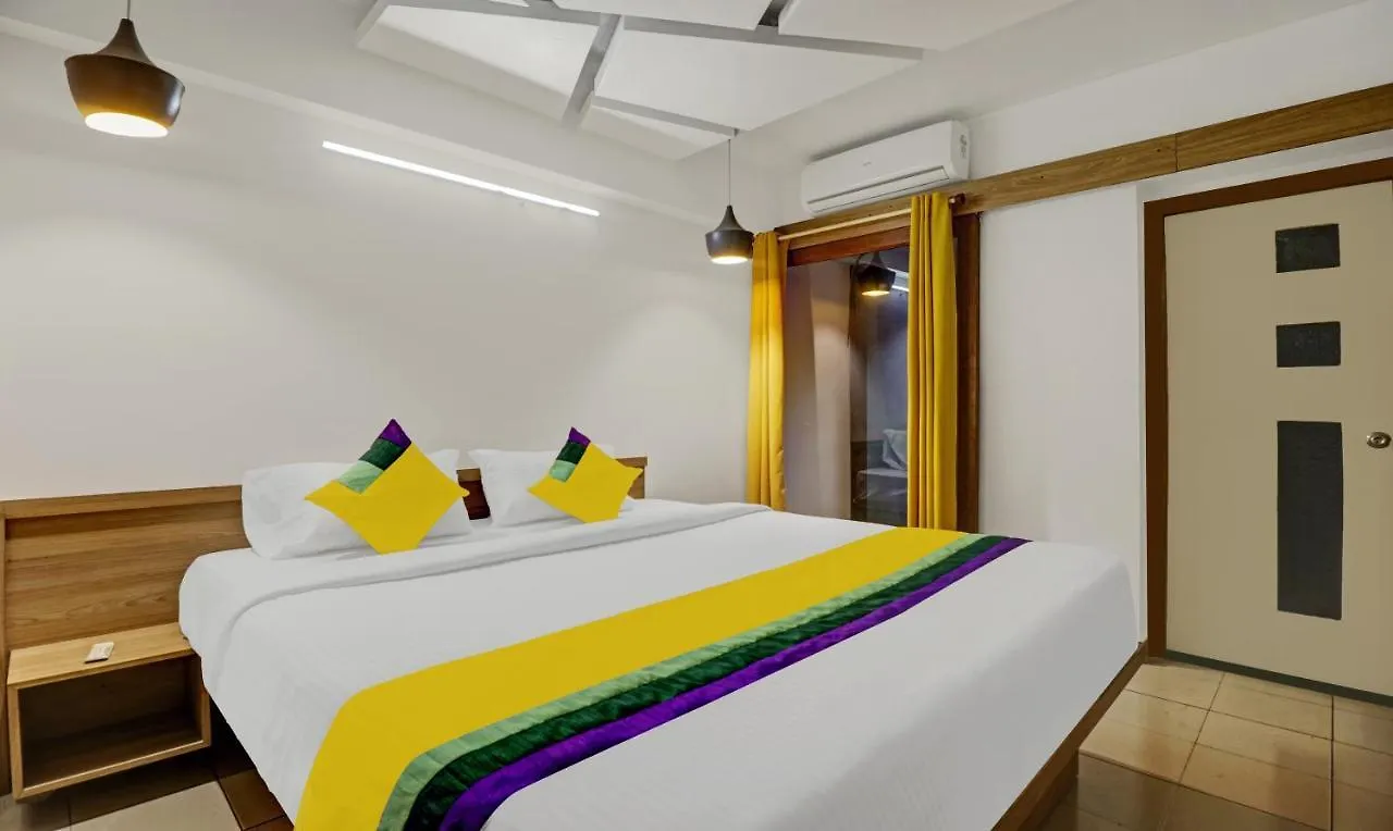 Hotel De Lamar Kozsíkóde 3*,